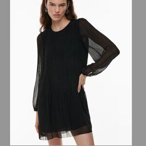 NWT Artizia Pleated Mini Dress
